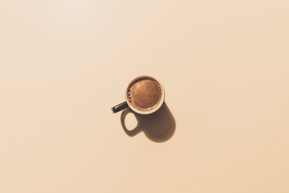 シンプルなカフェラテの画像